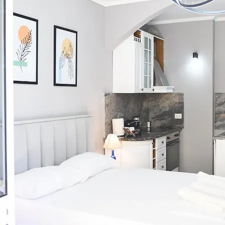 Center 5 - Way Apartment *